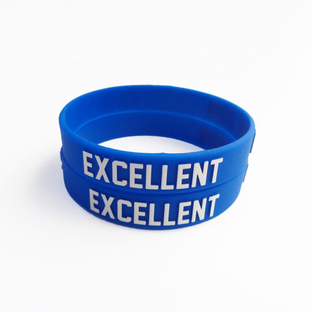 Promoción alta calidad moda logotipo personalizado hombres grabado caucho de silicona evento Festival pulsera ajustable pulseras