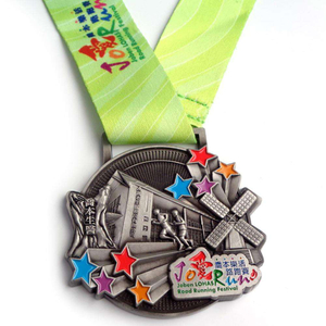 Medallas de metal de graduación de Rusia personalizadas Medallas de esquí giratorias Medalla de maratón personalizada