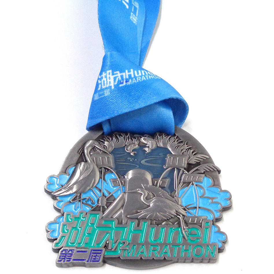 Medalla y trofeo de premio de deportes de metal de recuerdo chapado en oro en blanco personalizado barato al por mayor
