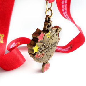 Diseño de metal personalizado barato de China Usted posee la medalla de premio de metal de oro 3D de aleación de zinc para correr maratón