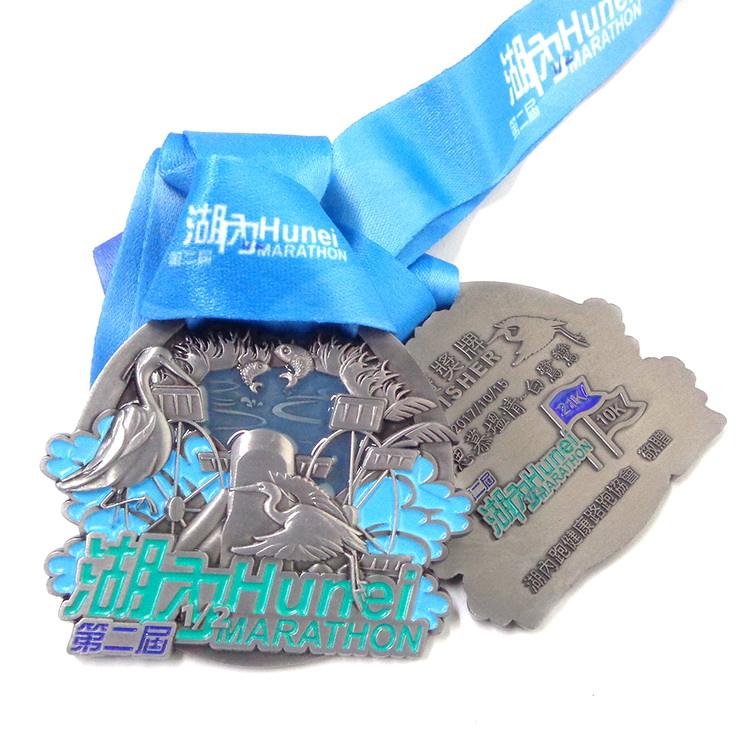 Medalla de premio de Metal dorado de recuerdo de carrera de maratón deportivo conmemorativo de esmalte de aleación de Zinc hecho a medida con logotipo 3d