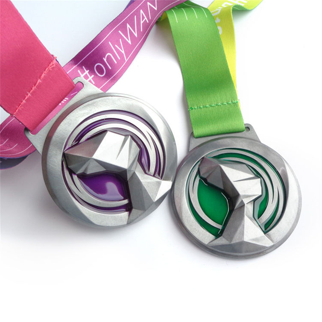 Medalla de encargo del deporte de la aleación del cinc del latón del metal del logotipo de la aduana 3D de la fabricación del OEM para la personalización del fútbol