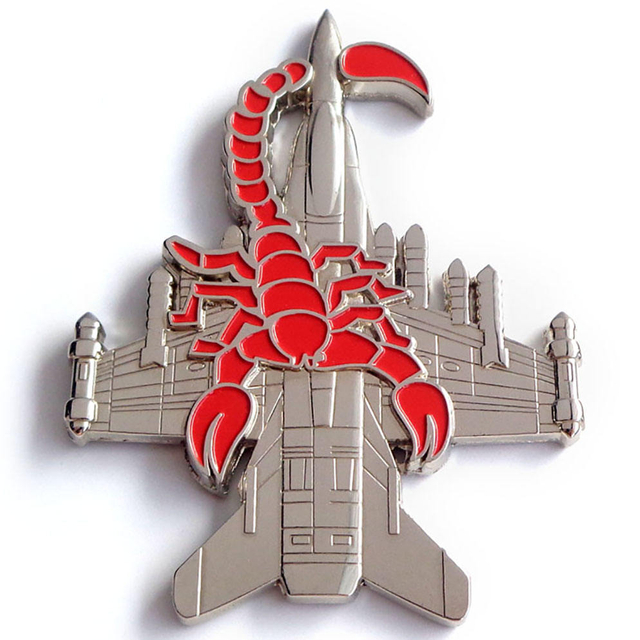 Sin logotipo personalizado mínimo Pins de metal Pin de solapa de avión de esmalte personalizado duro suave