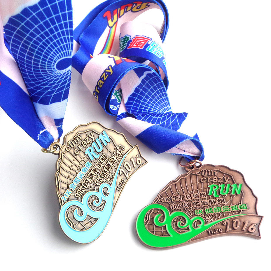 Medalla de encargo de las medallas de los deportes del maratón del funcionamiento del voleibol de la Navidad del metal con la cinta