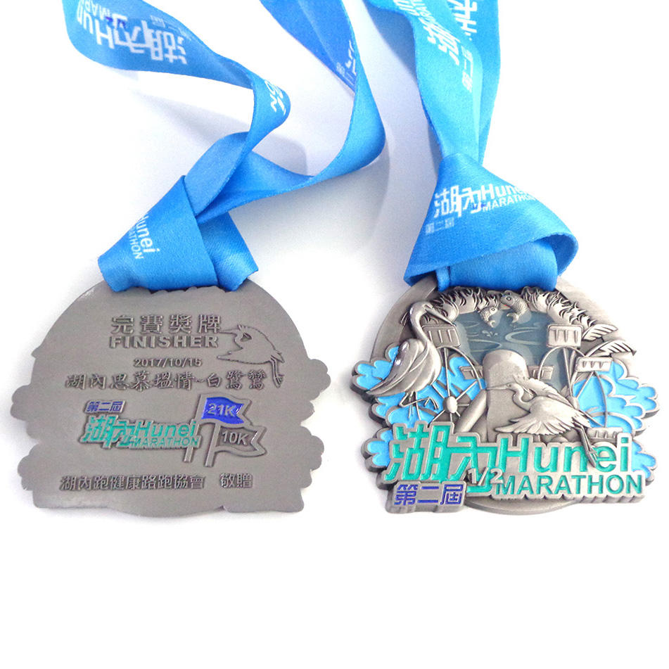 Medalla y trofeo de premio de deportes de metal de recuerdo chapado en oro en blanco personalizado barato al por mayor